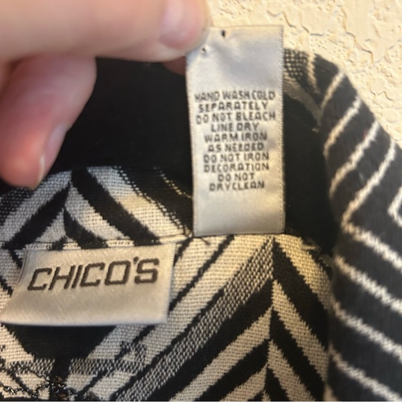 Chico’s Boho Multimedia Vest Size 3 - Picture 4 of 10